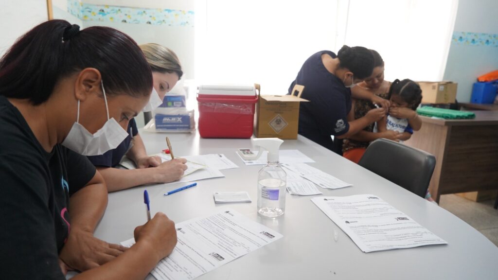 escolas municipais vacinação